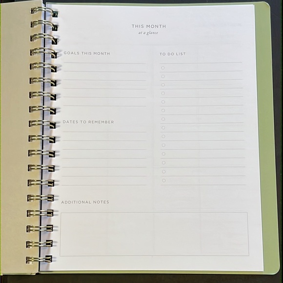 Megan Galante non-dated monthly planner-12 month-pocket & tab-divider-152 pg-NWT - Picture 4 of 12